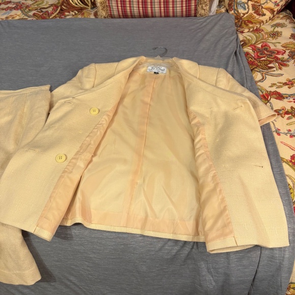 Le Suit skirt Set - Picture 7 of 8